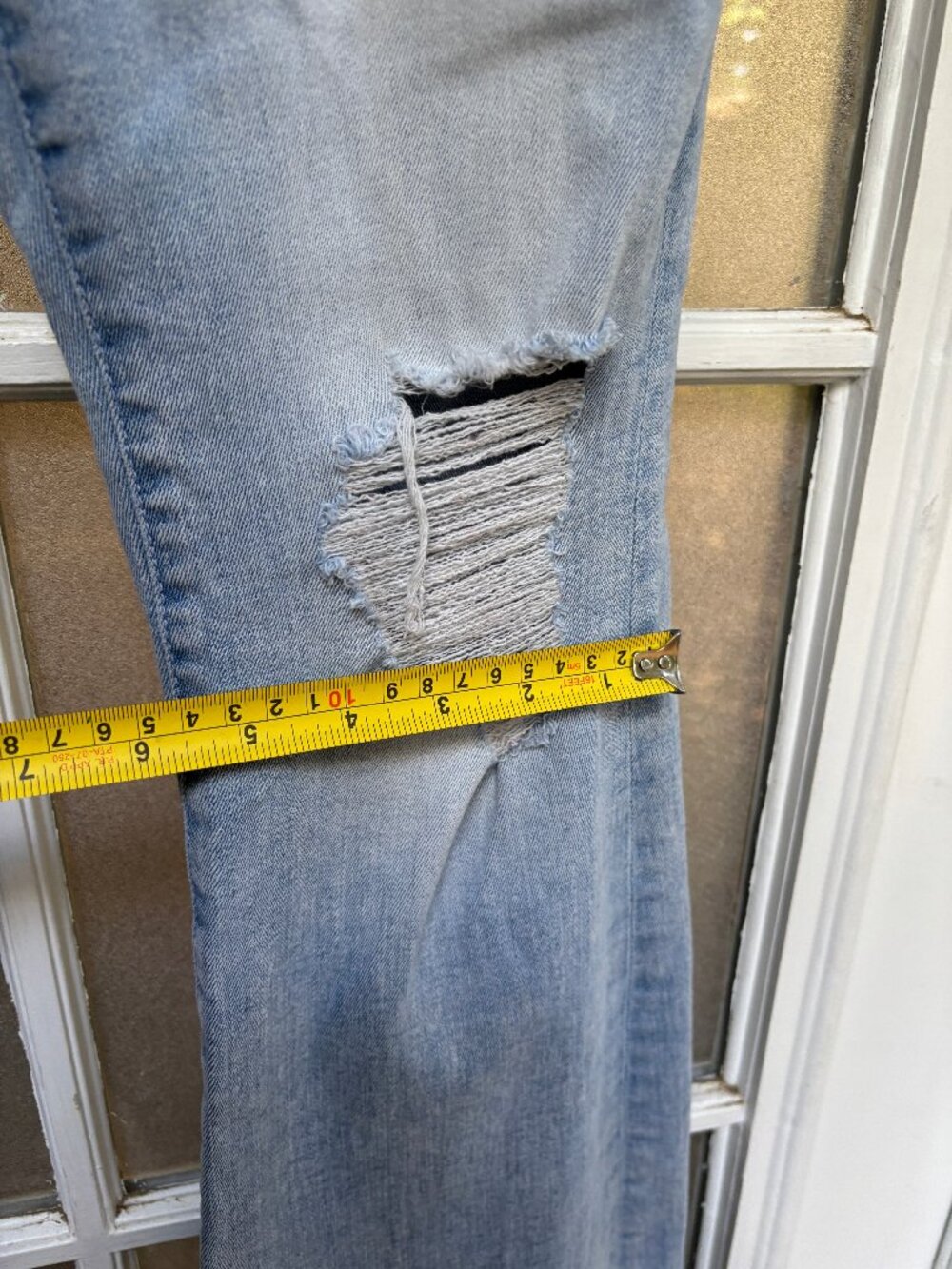 MOTHER The Weekender Fray Jeans – Size 27 – Distressed Flare - Picture 2 of 16